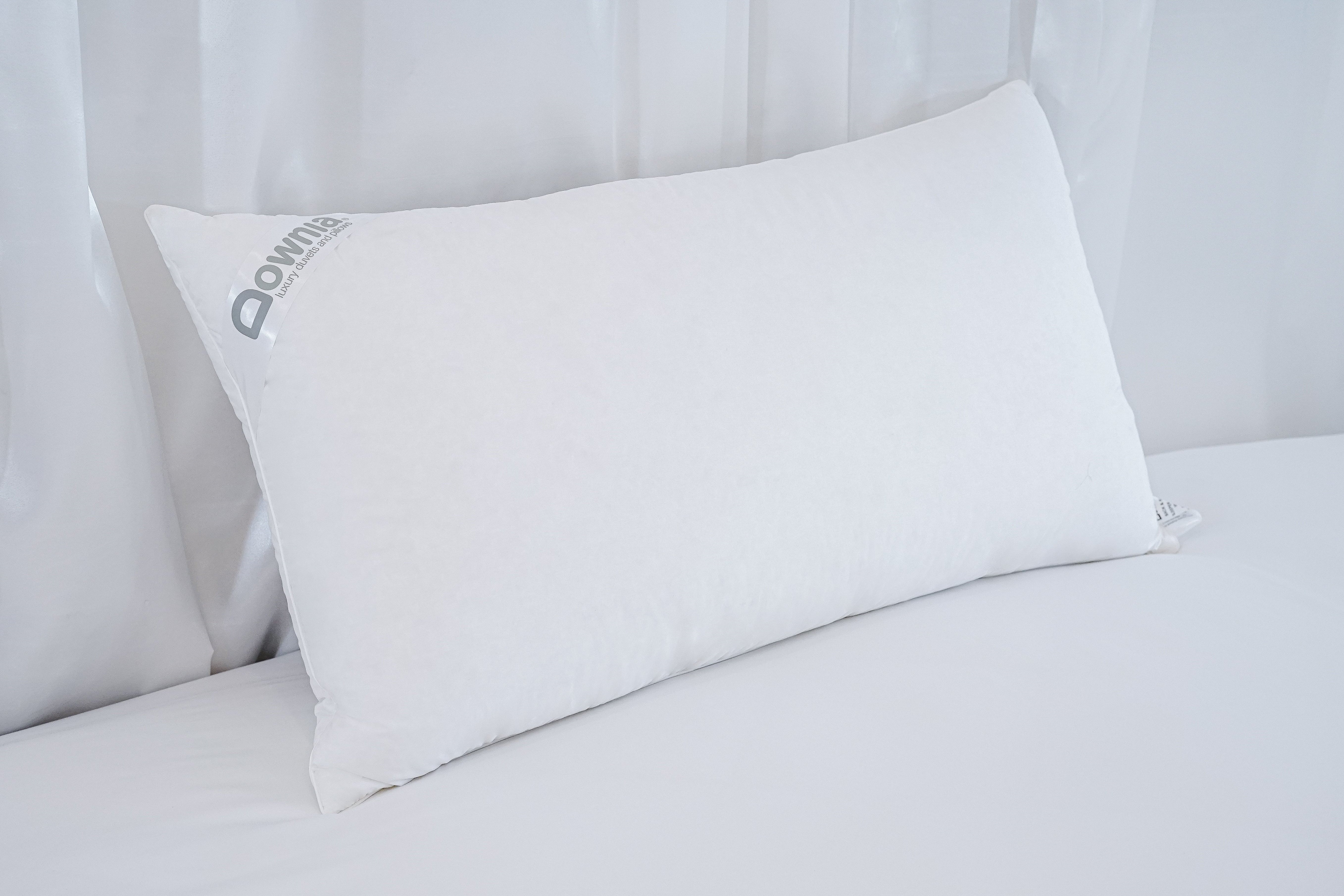 Luxuredown white best sale goose down pillow